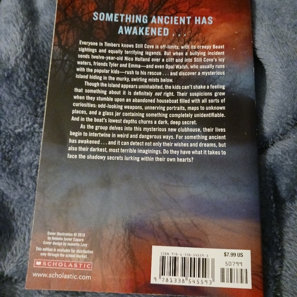 NEW YORK'S BESTSELLER "THE DARK DEEP" Softback Book - Picture 2 of 7